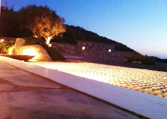 White Luxury With Amazing Seaview And Pool 아파트 아기오스 스테파노스